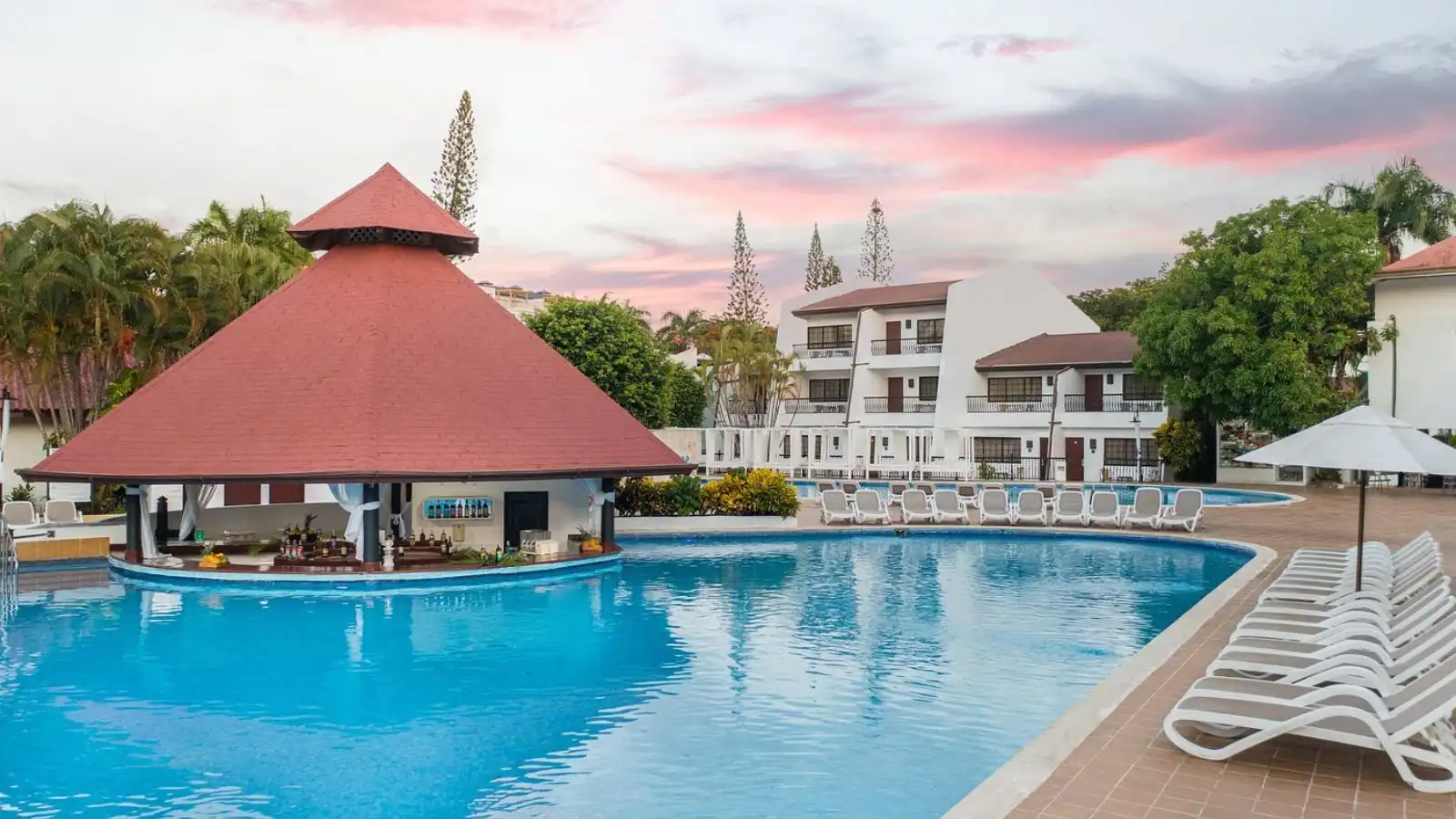 BlueBay Villas Doradas