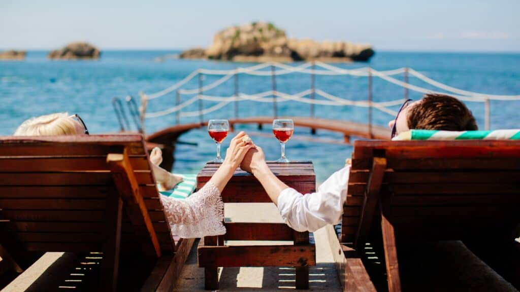 Cruise vs All-Inclusive Resort for Honeymoon Bliss: A Guide 5 Couple on a Honeymoon