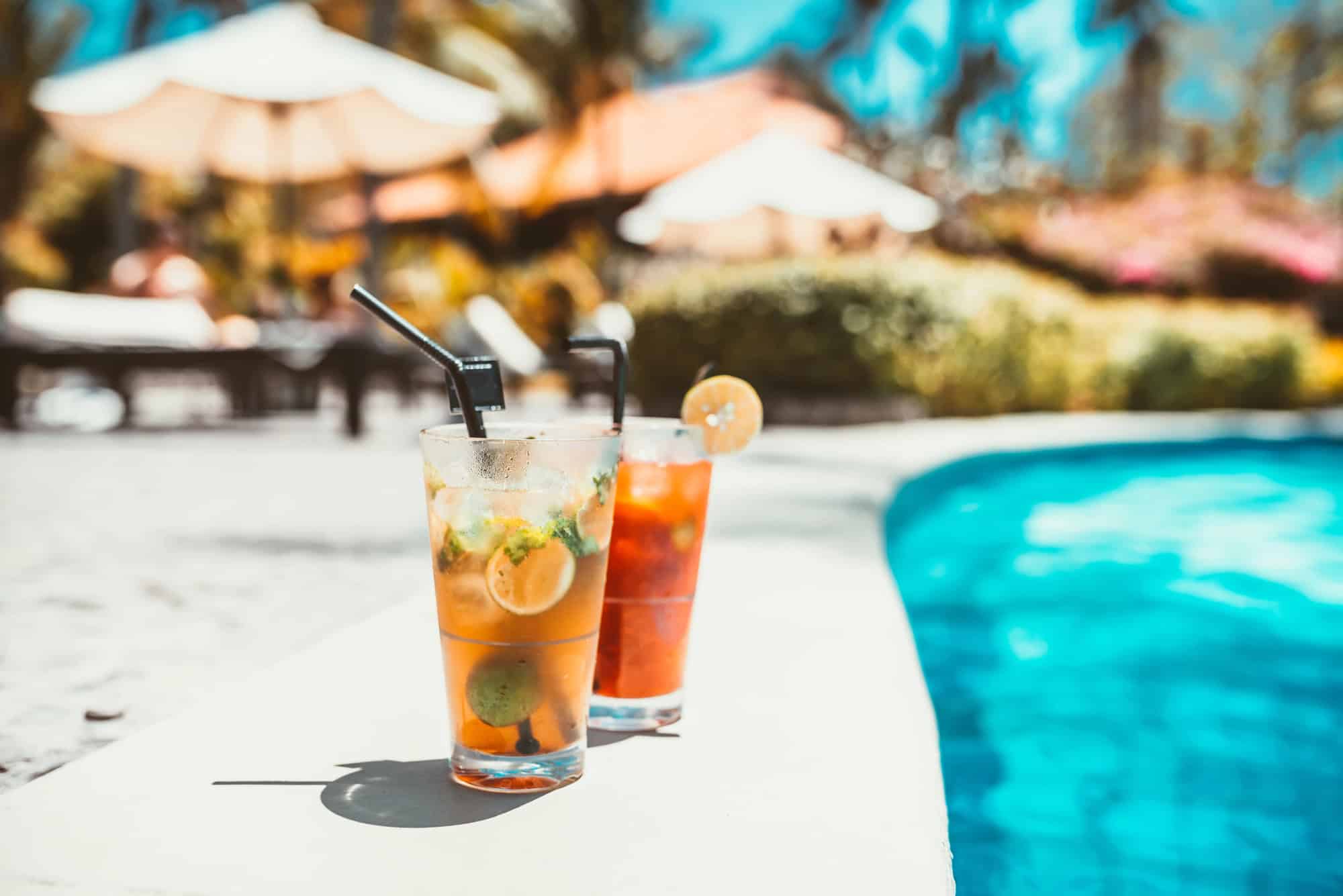 12 Things That Totally Annoy Poolside Bartenders – And What to Do Instead 5 Close-up of mojito cocktail drink, selective focus and details