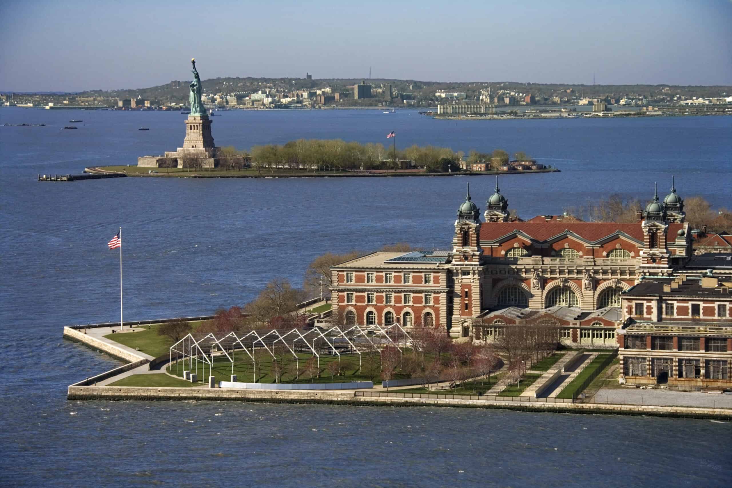 15 Top U.S. Destinations for History Buffs 12 Ellis Island and Statue of Liberty, New York