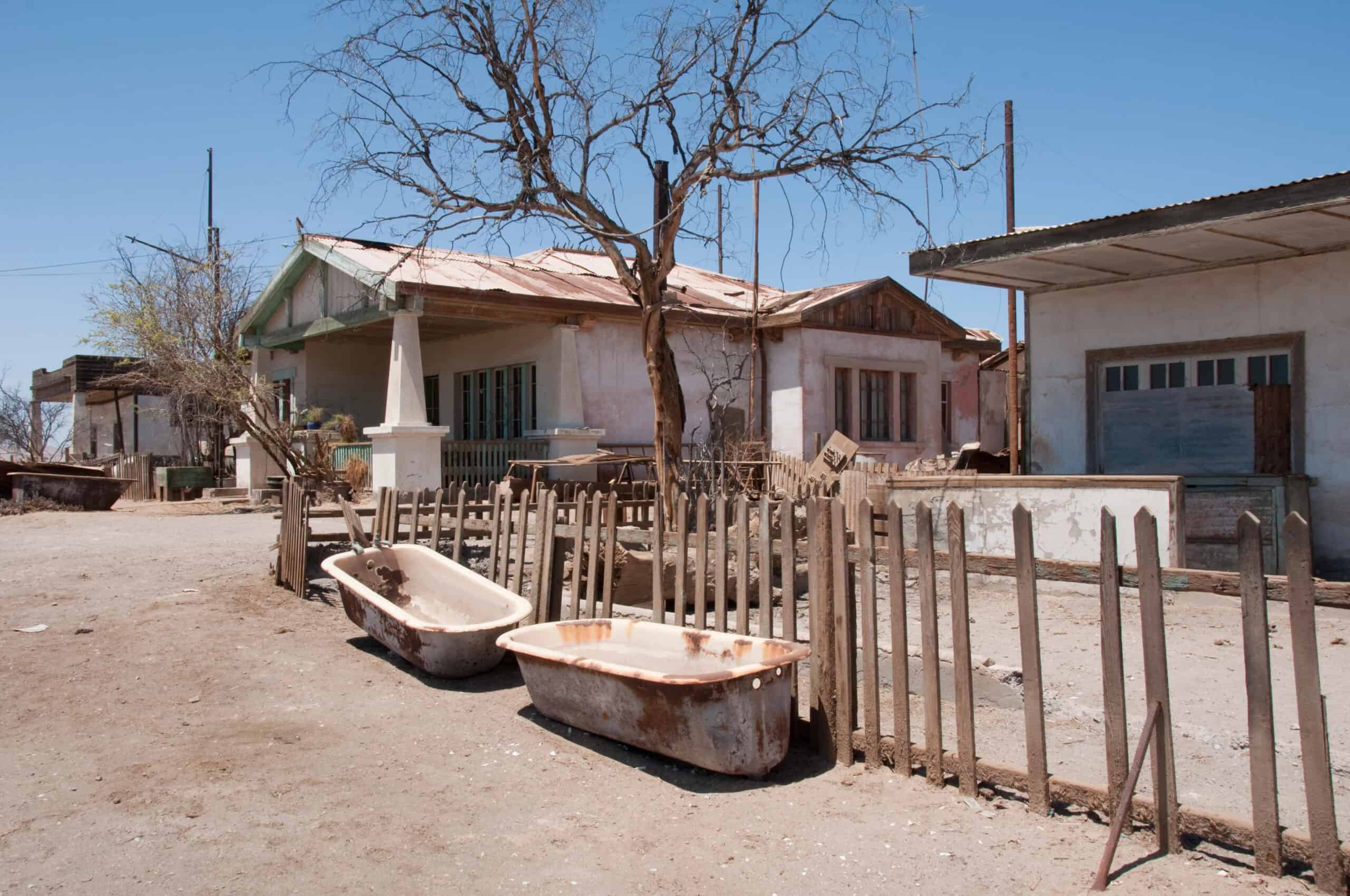 15 Most Haunting Ghost Towns in the World and Their Chilling Stories 6 Humberstone, Chile