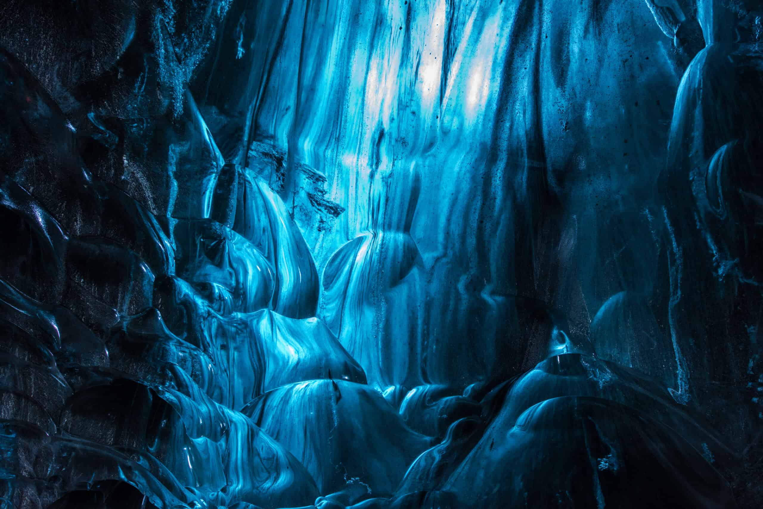 20 Bucket List Experiences Around the World You Can’t Miss 18 Exploring the Ice Caves in Vatnajökull, Iceland