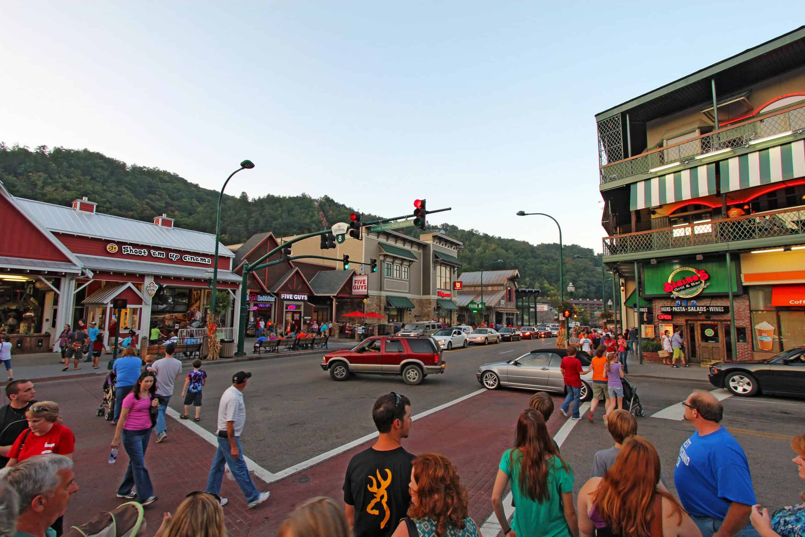 Planning for Six? Here Are 18 Family Vacation Ideas You Can't Miss 10 Gatlinburg, Tennessee
