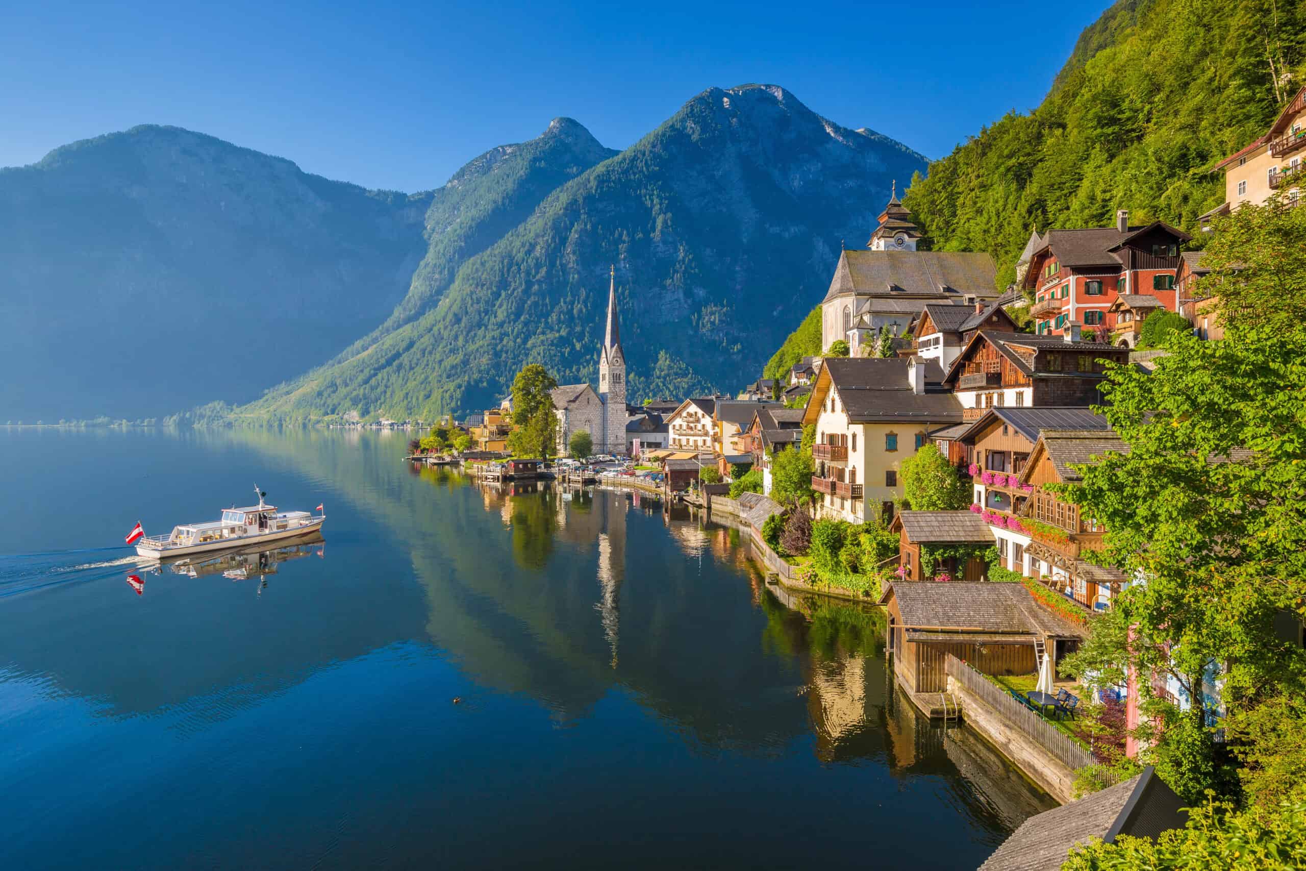 18 Breathtaking Summer Vacation Ideas That Will Leave You Speechless 8 Hallstatt, Austria