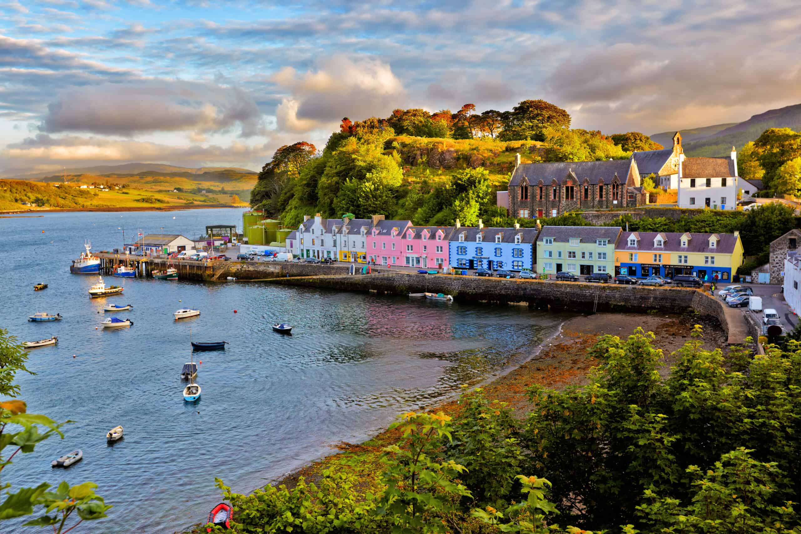 18 Breathtaking Summer Vacation Ideas That Will Leave You Speechless 13 Isle of Skye, Scotland