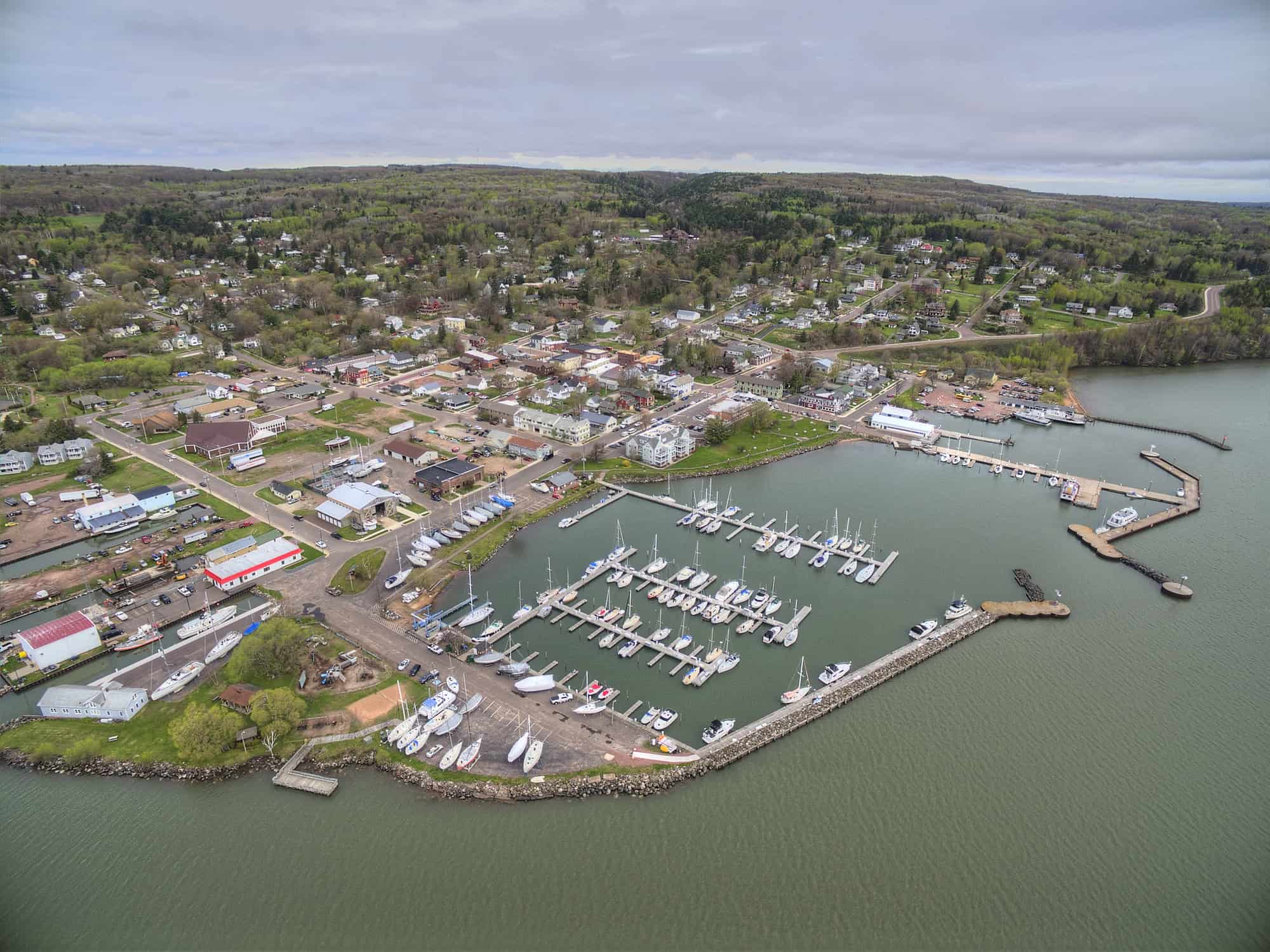 15 Secret Coastal Towns That Feel Like Maine (But Won't Break the Bank) 2 Bayfield Wisconsin