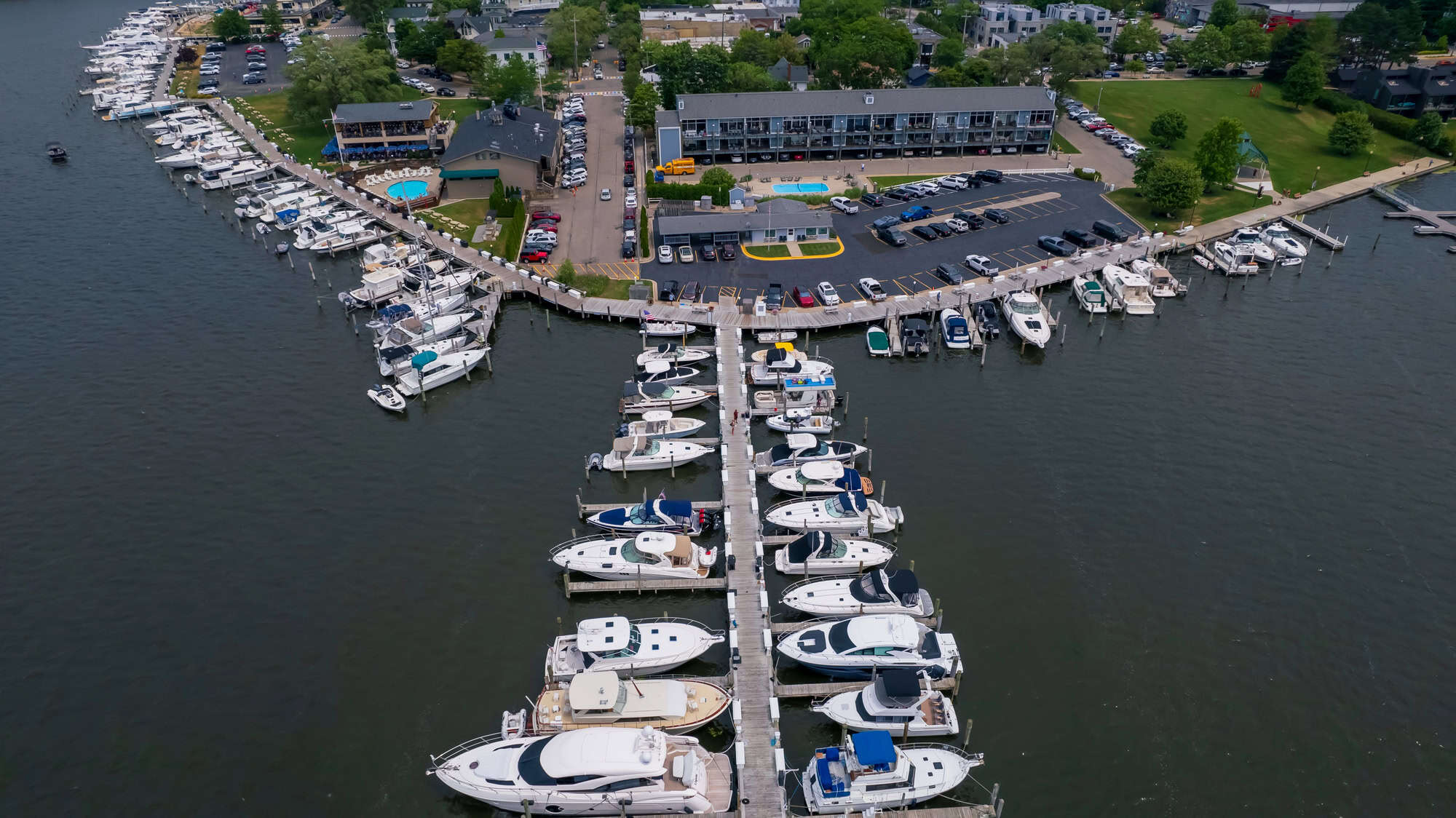15 Secret Coastal Towns That Feel Like Maine (But Won't Break the Bank) 6 Saugatuck Michigan