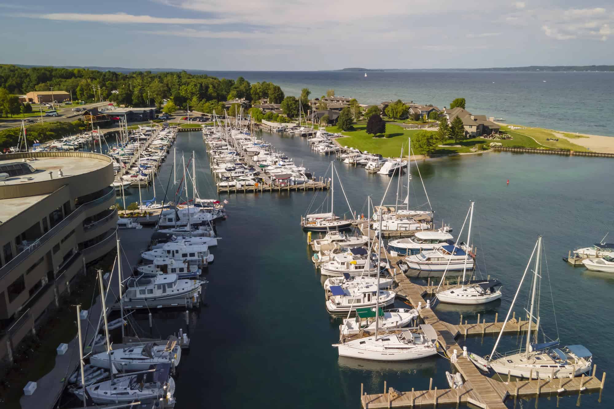 Skip the Tourist Traps: 20 Underrated American Cities That Deserve Your Attention 5 Traverse City Michigan