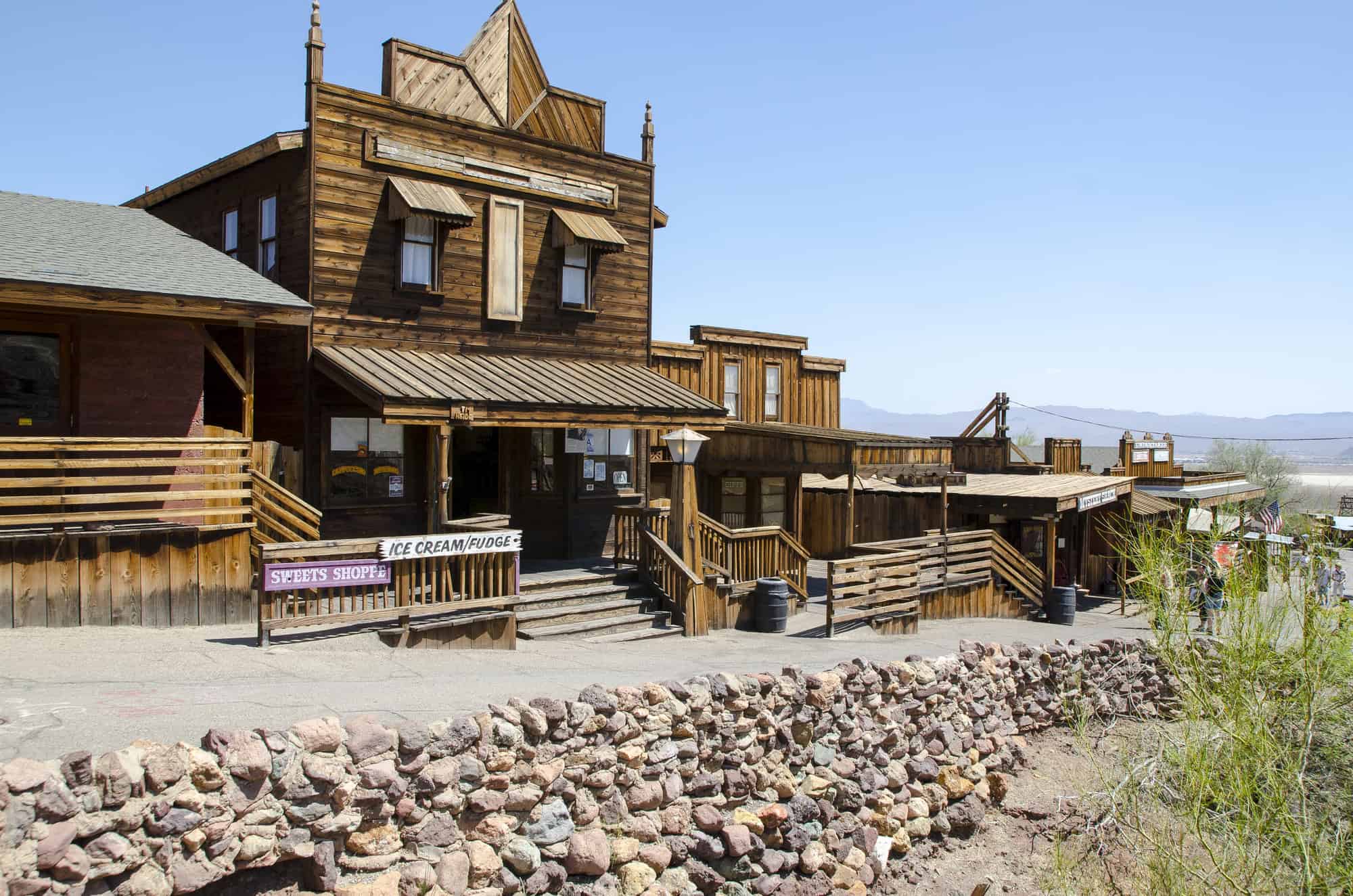 These 'Ghost Towns' Are More Alive Than Your Hometown 6 Calico California